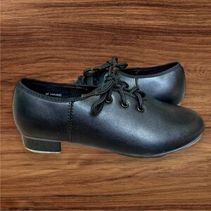 NEW IN BOX - REVOLUTION Junior Lace-Up Tap Shoes - Size 4